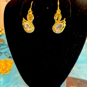 Goldtone SWAN 🦢CZ💎 dangle lever - back earrings